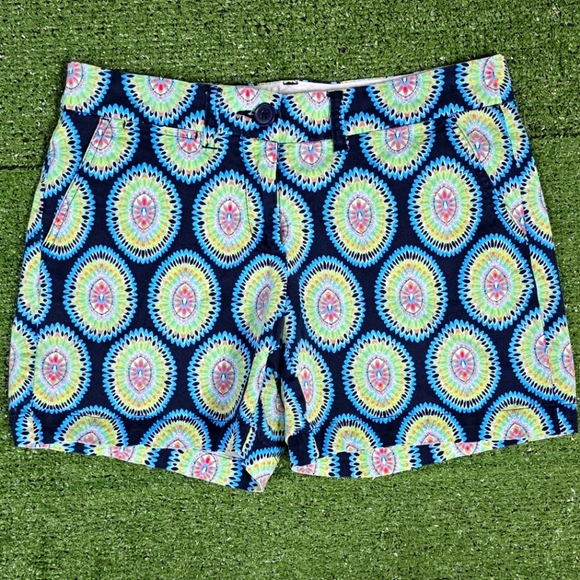 CROWN & IVY | 98% COTTON BLEND PREPPY PEACOCK FLORAL SHORTS - Picture 2 of 13